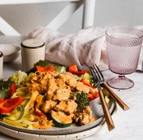  Schmandschnitzel mit Tagliatelle: Stressfrei, schnell und cremig